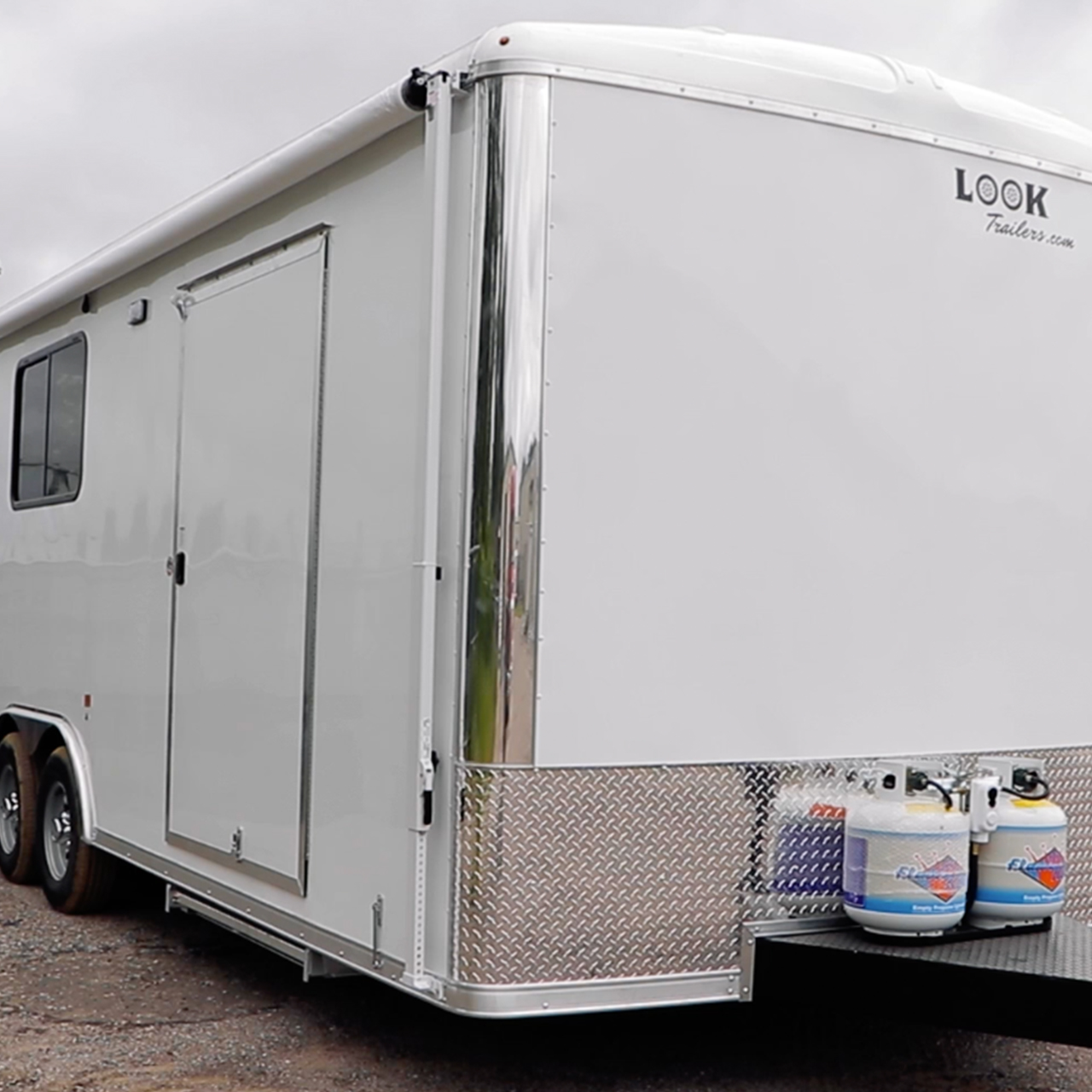 For job sites that demand more than a standard trailer office, put your trust in LOOK Trailers. 