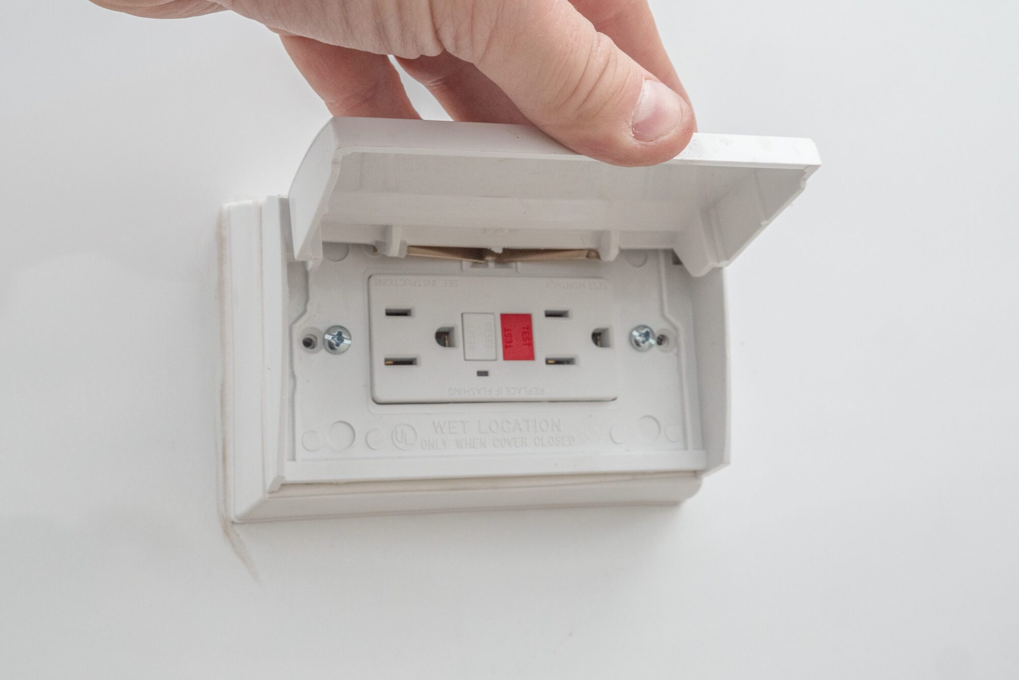LOOK LXT Millhouse Enclosed Contractor Trailer Exterior Plug