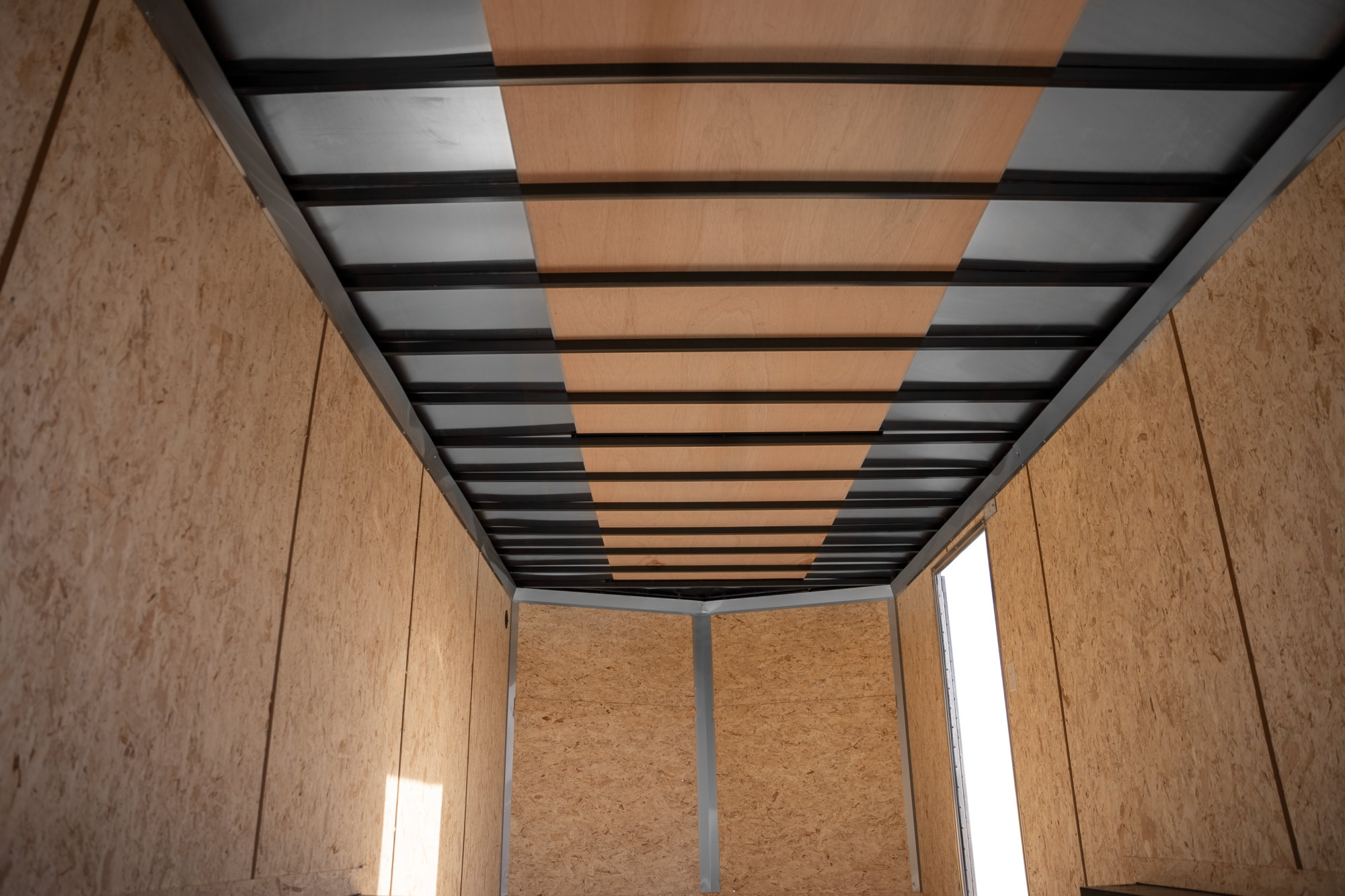 LOOK ST DLX Enclosed Car Trailer Roof